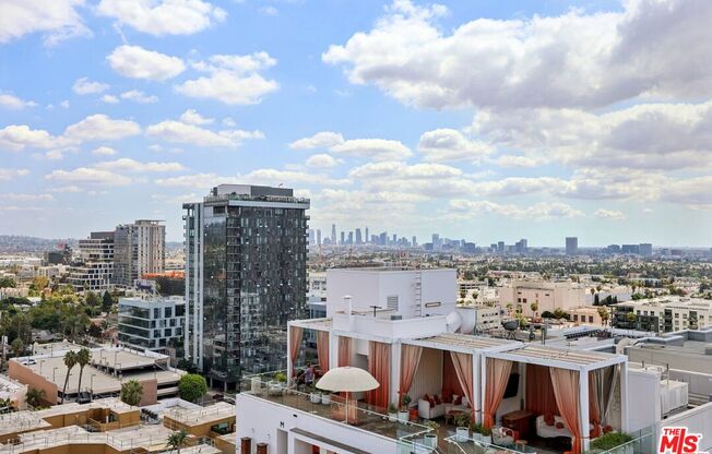 2 beds, 2.5 baths, 2,000 sqft, $7,995, Unit 5A