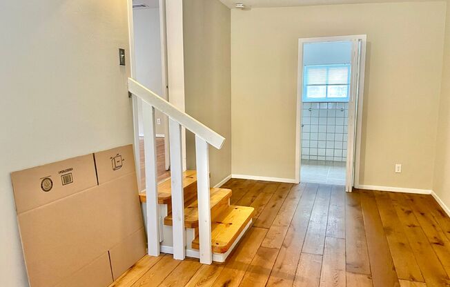 Gorgeous home in a hidden valley with extra room for office or guest bedroom