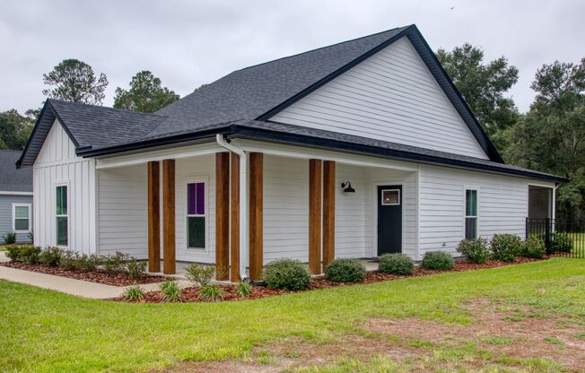 Elegant Modern Farmhouse in High Springs