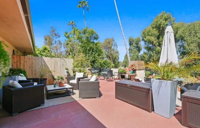 12246 Montana Ave. Across from Brentwood Golf Course!