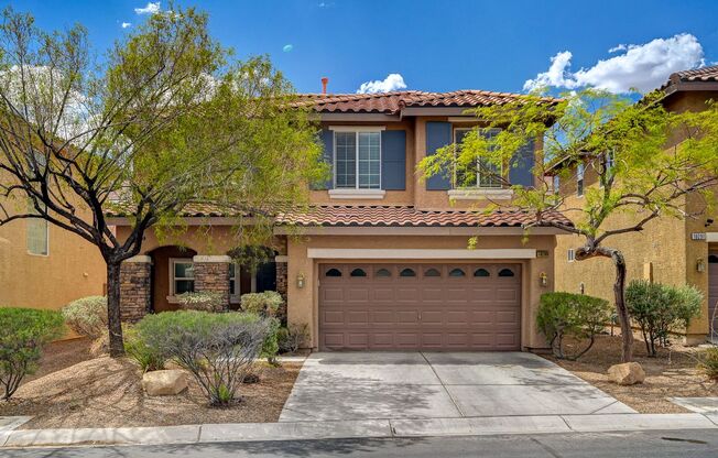*MOUNTAINS EDGE 3 BED 2.5 BATH * COMMUNITY POOL, FITNESS CENTER, AND SPA *
