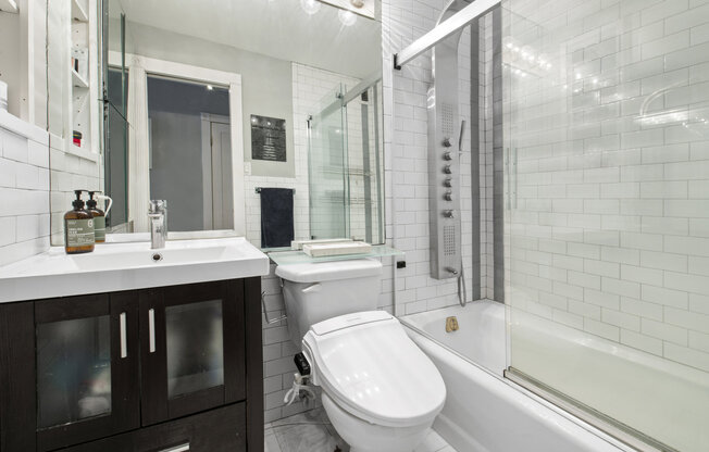 222 W 14 ST