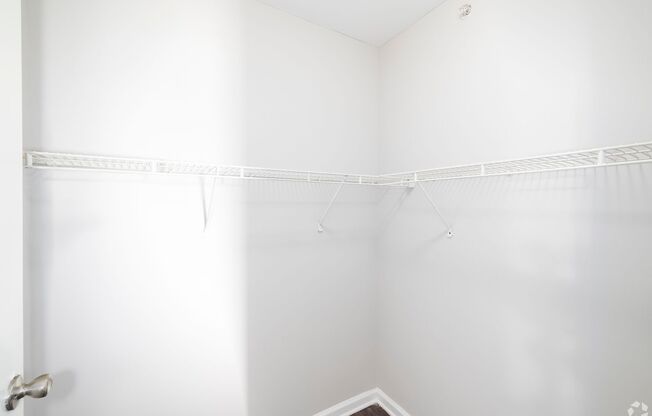 2 beds, 2 baths, 1,075 sqft, $1,325, Unit 124