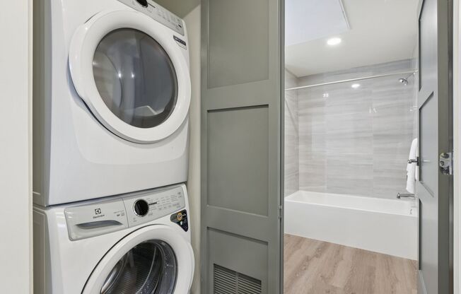 1 bed, 1 bath, 587 sqft, $2,293, Unit 402