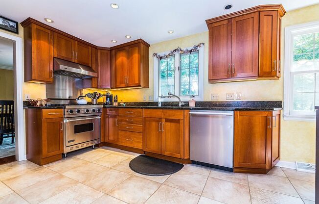 Beautiful 4-bedroom home located in Allison Park!
