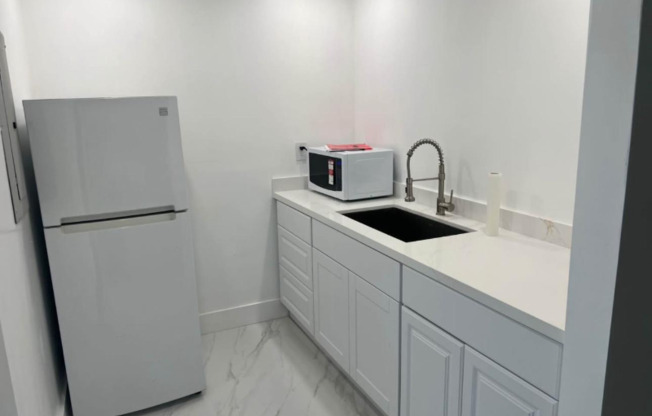 6828 SW 154 CT