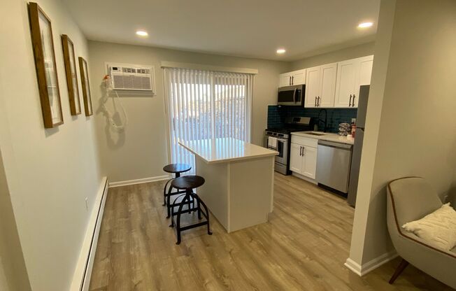 1 bed, 1 bath, 600 sqft, $1,550, Unit C - 35