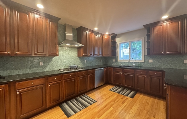 44 ROCKRIDGE RD