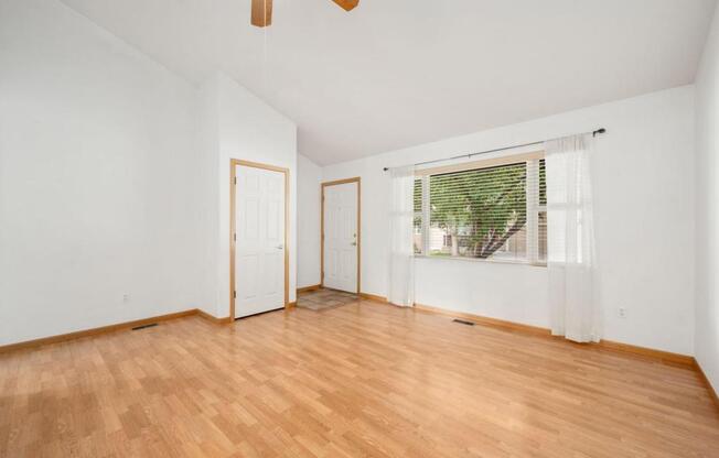 1632 UKIAH LN