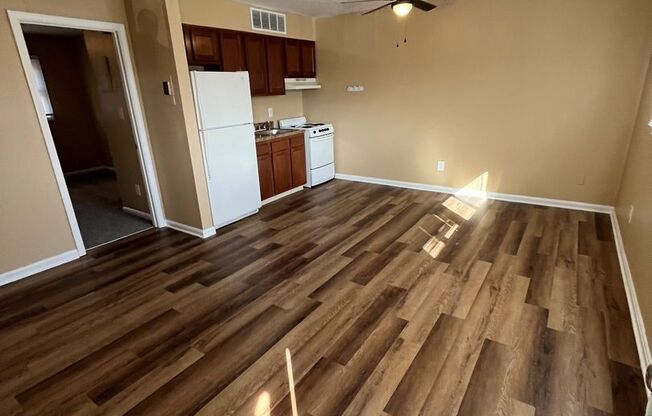 1 bed, 1 bath, 570 sqft, $825, Unit 2007-12