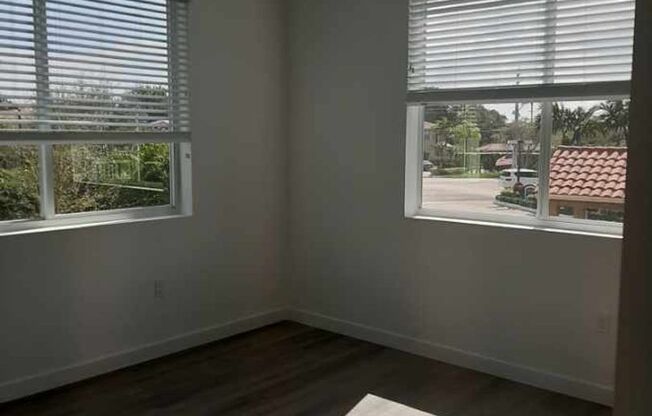 3 beds, 2 baths, 1,332 sqft, $2,982, Unit 19-208