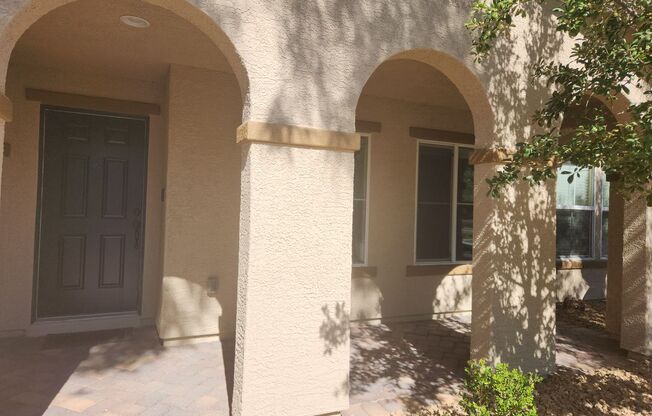 Cool 3 bedroom townhome in desirable Inspirada