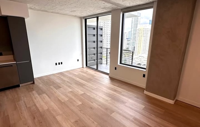 439 SW 3 AVE