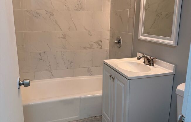 2 beds, 1 bath, 900 sqft, $1,525, Unit A6