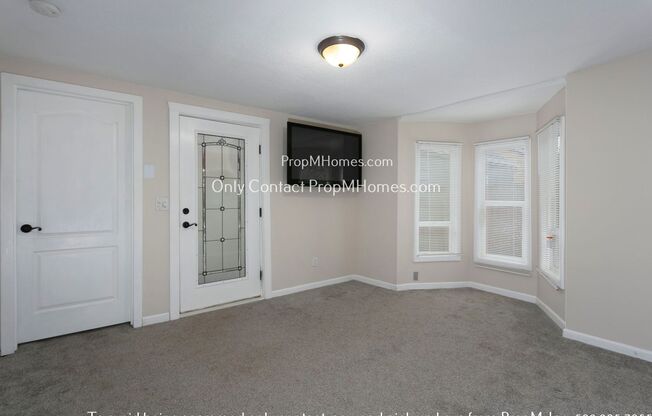 Vibrant Bungalow In Inner SE Portland! Discover Charm for Yourself!