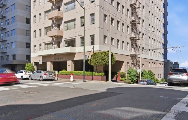 1310 Jones #804