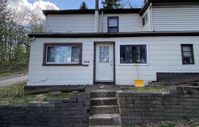AVAILABLE MAY 2026 - Check out this 2 Bedroom Home w/ Garage in Duquesne Heights!