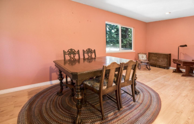 25950 SOQUEL SAN JOSE RD
