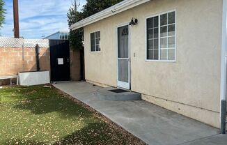 2 beds, 1 bath, $2,895, Unit 16030 Saticoy St.