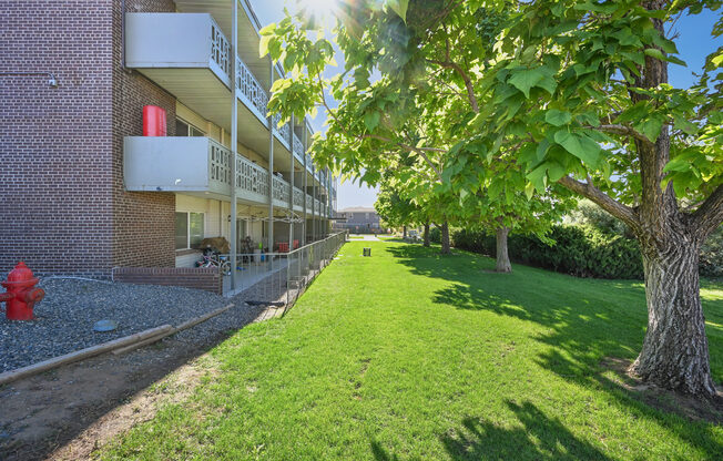 FLATS ON 70TH AT MIDTOWN