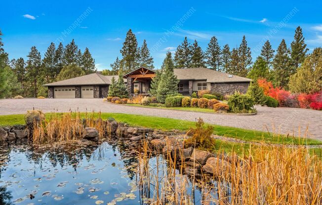 Stunning, one-of-a-kind luxury rental on the Deschutes River!