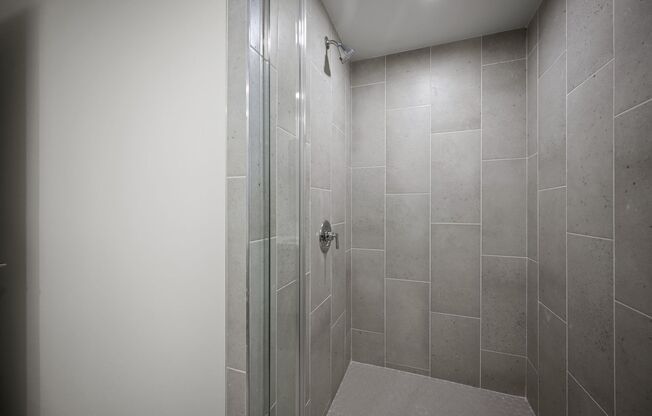 4 beds, 4 baths, 1,200 sqft, $4,493, Unit 401