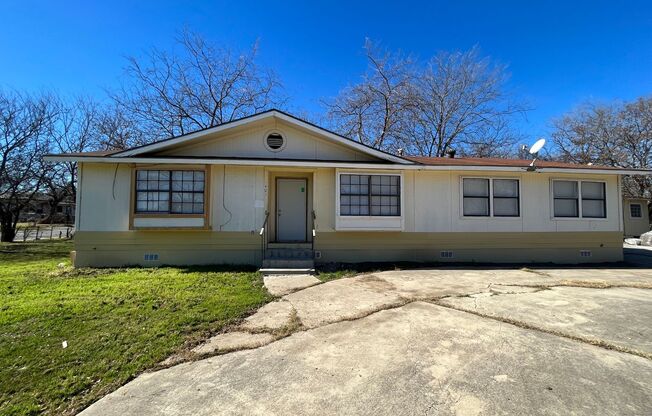401 Riverdale Dr, San Antonio, TX. 78228