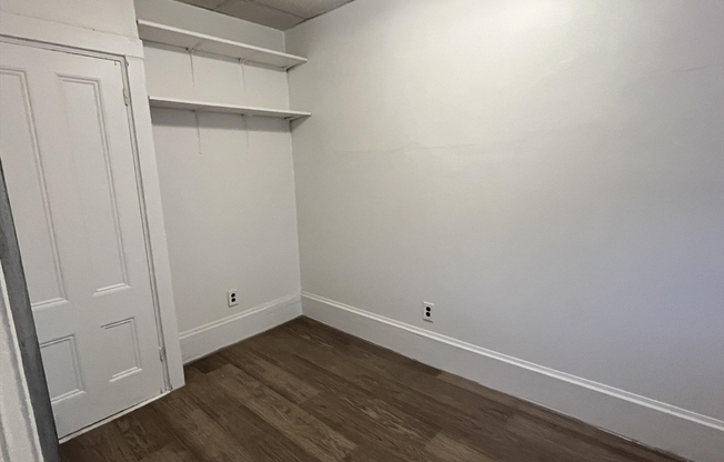 2 beds, 1 bath, $2,300, Unit 2