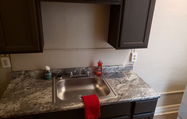 1 bed, 1 bath, $785, Unit Unit 8