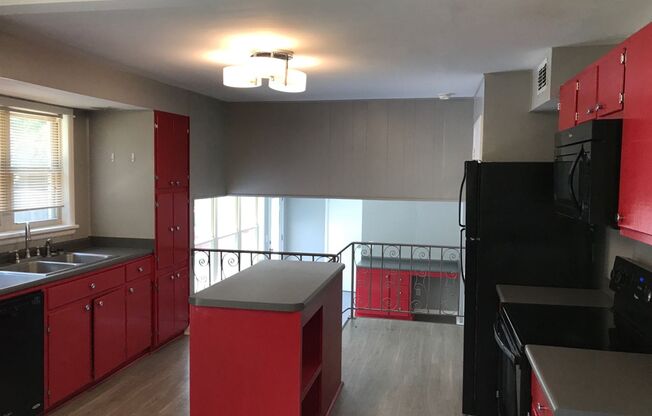 308 South Zetterower