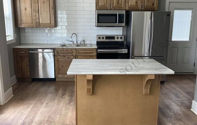 1 bed, 2 baths, 800 sqft, $1,250, Unit Suite 17