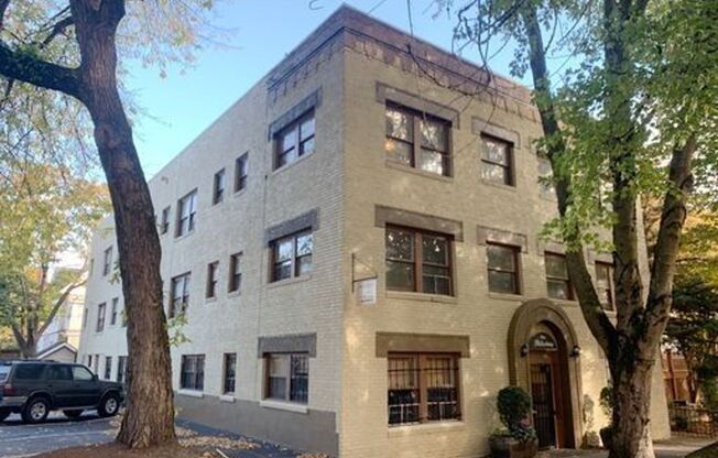 634 - Whitestone