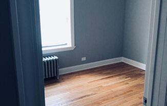 2744 N Laramie Ave. Unit 1R