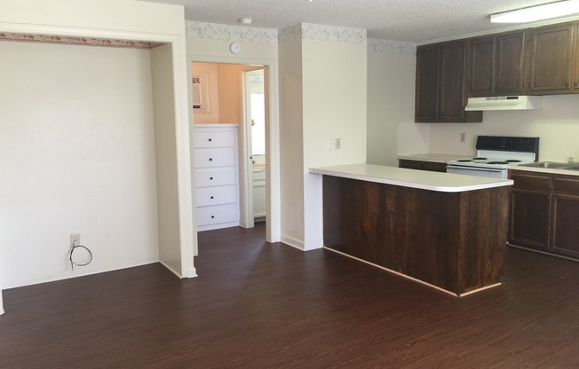 Studio, 1 bath, 500 sqft, $650, Unit 8070-16