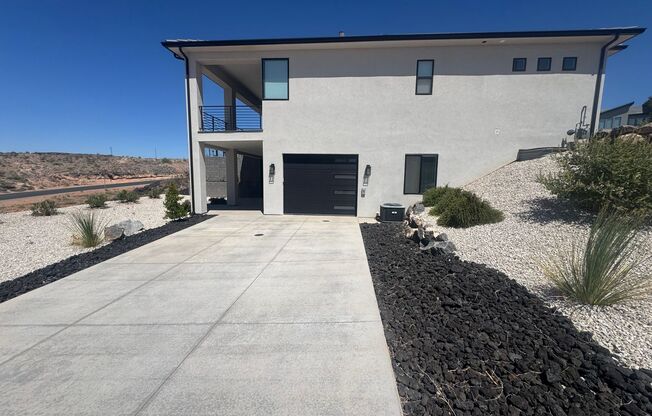 Beautiful 3 Bed, 3 Bath Home – All Utilities & Internet Included!