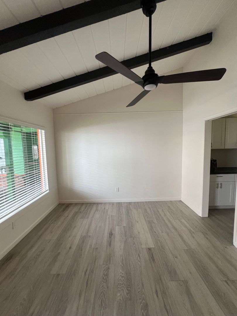Nostalgic Studio steps away from the boardwalk and beach.