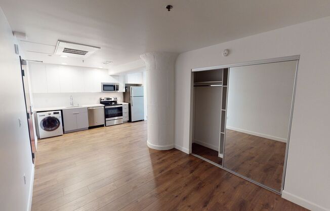 Studio, 1 bath, 527 sqft, $1,685, Unit L19