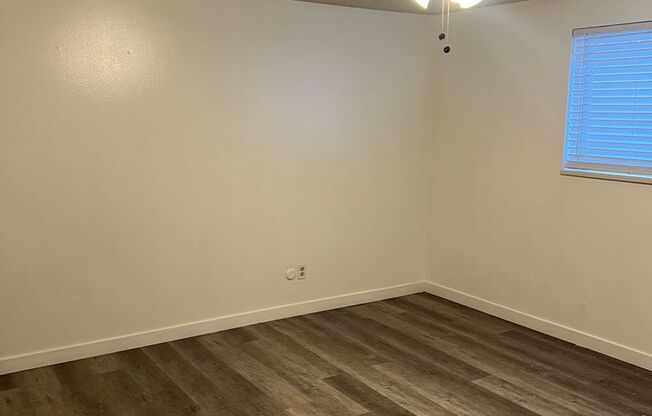 SINGLE FAMILY HOUSING -  2 bed/1 bath just off of University Parkway in Orem