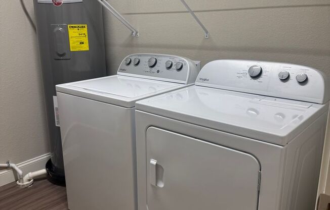 3 beds, 2 baths, 1,549 sqft, $2,600, Unit 301