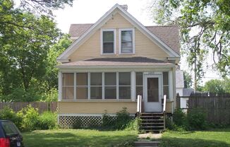 1222 Como Ave SE