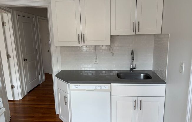 2 beds, 2 baths, 690 sqft, $2,400, Unit 109 Summer #116