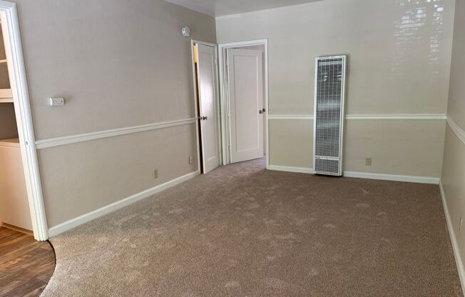 1 bed, 1 bath, $1,600, Unit 12