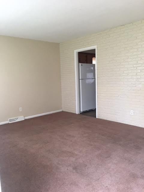 3 beds, 1 bath, $1,295