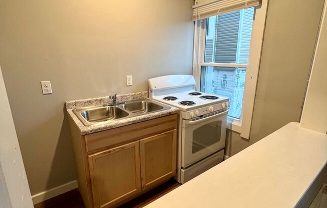 Studio, 1 bath, $795, Unit 204