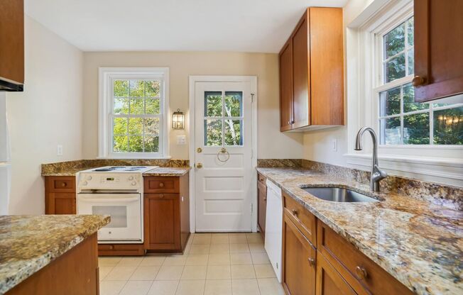COMING SOON - Beautiful 3Beed/1.5 BA -SF in Bethesda