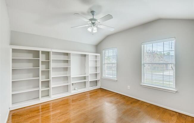 1504 JULIANAS WAY