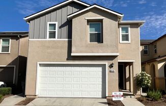 $2,495 Armstrong and Clinton, 4 Bedroom Home - E. Malbec Dr. - Fresno