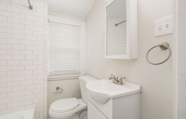 2 beds, 1 bath, $1,795, Unit 504