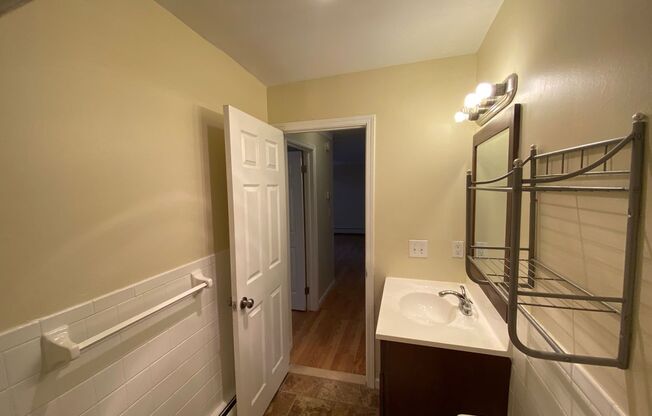 1 bed, 1 bath, 750 sqft, $1,095, Unit 905-39