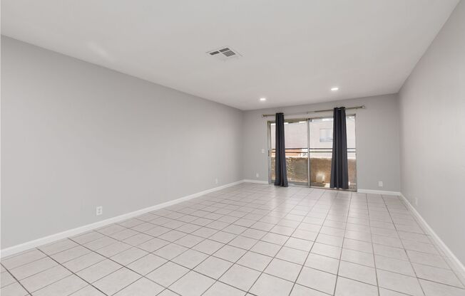 Modern 2 Bed, 2 Bath Condo Near UNLV – Prime Central Location!